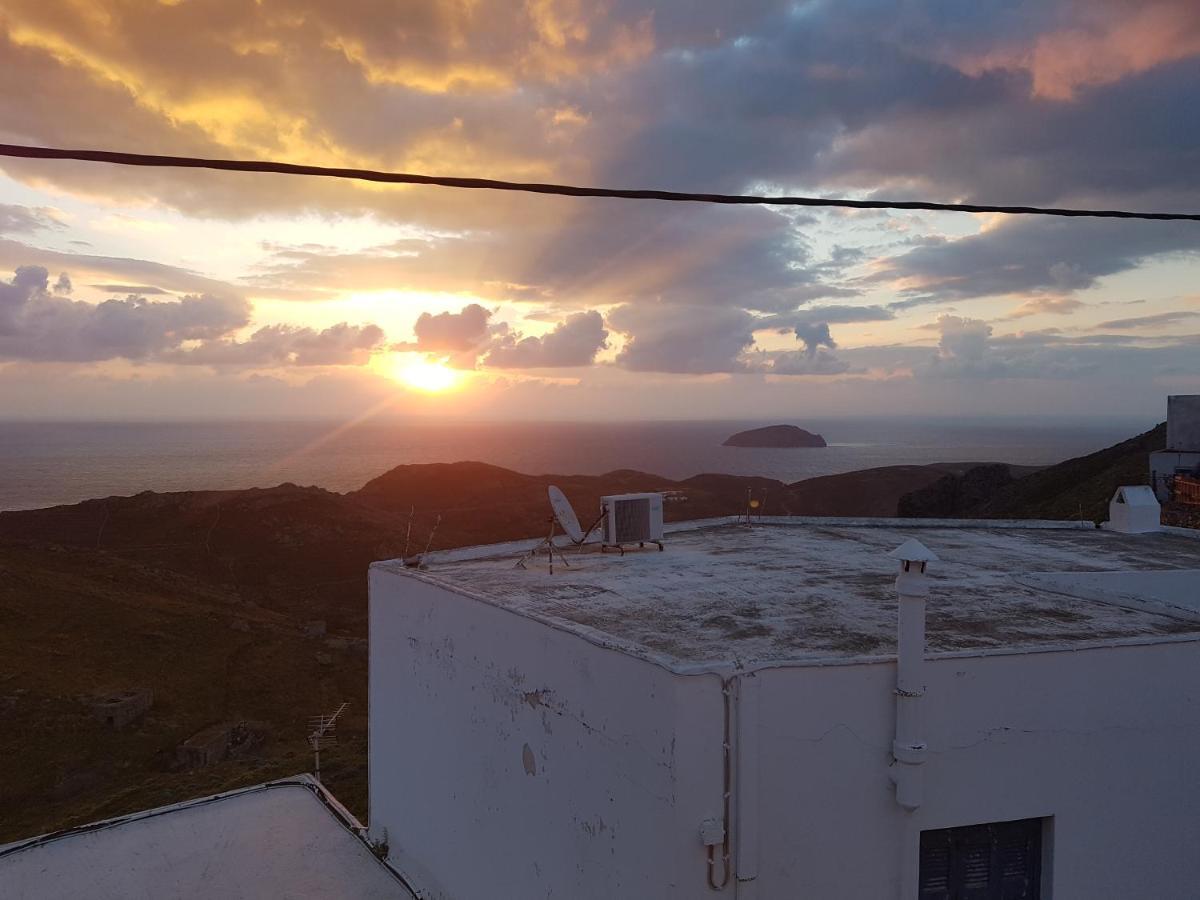 Anemoessa Studios Serifos Town المظهر الخارجي الصورة