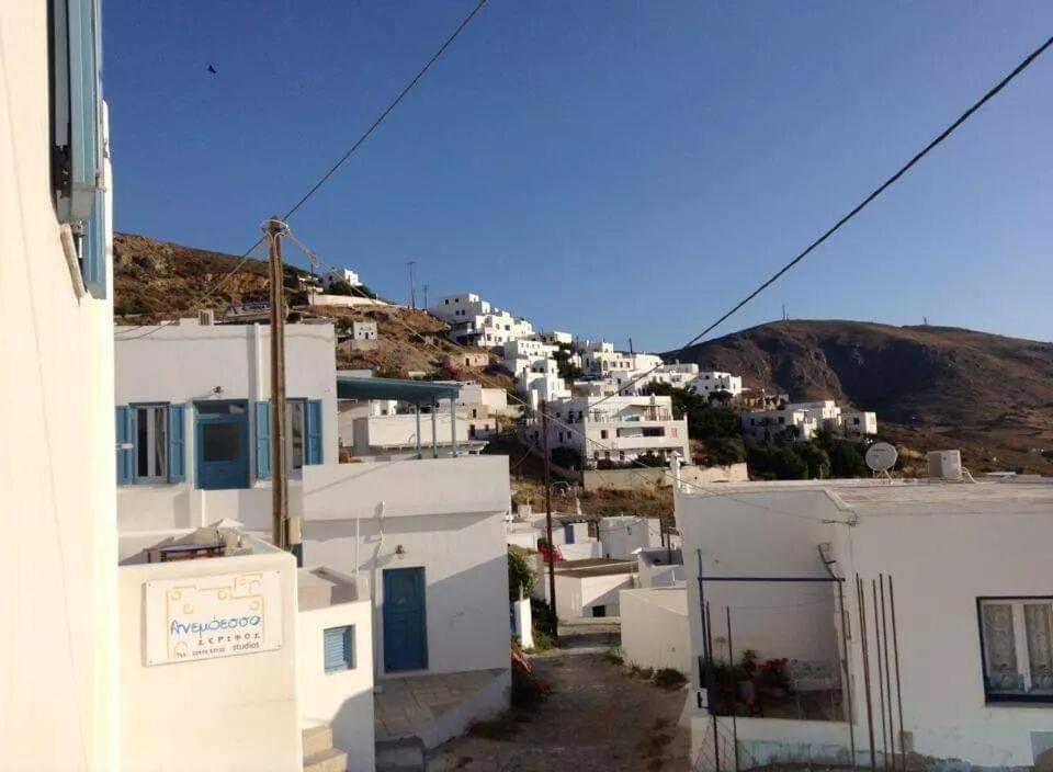 Anemoessa Studios Serifos Town المظهر الخارجي الصورة